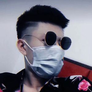 老婆和狗哪个了
