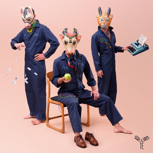 后进丰满圆润大屁股视频
